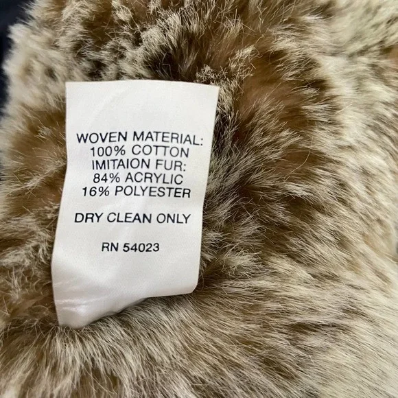 GAP | REVERSIBLE VEST SIZE M BLACK FUR TAN - Picture 8 of 8